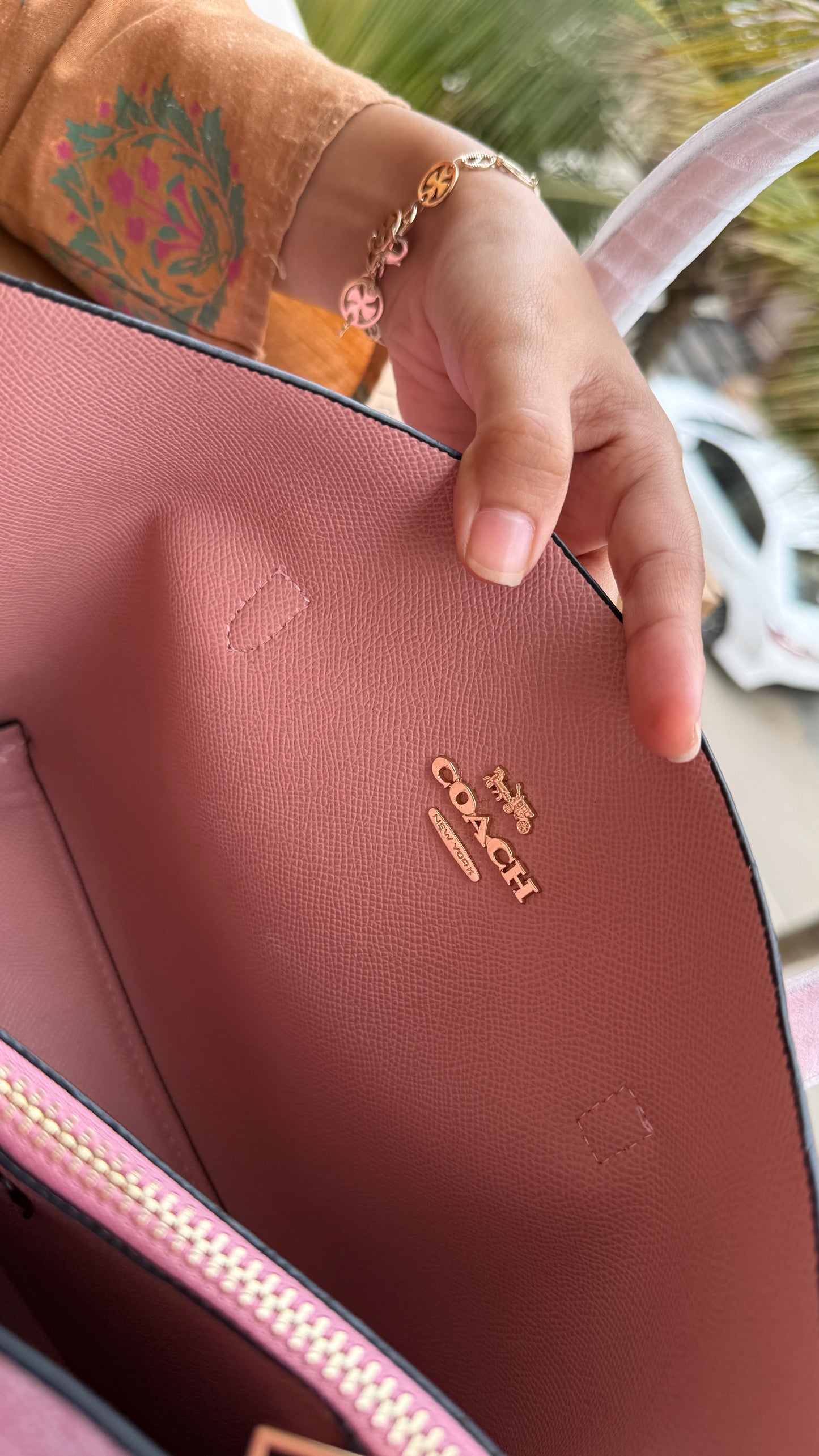 Coach Mollie 25 Tote Bag-Master Basic Series With Folding Box Packaging.