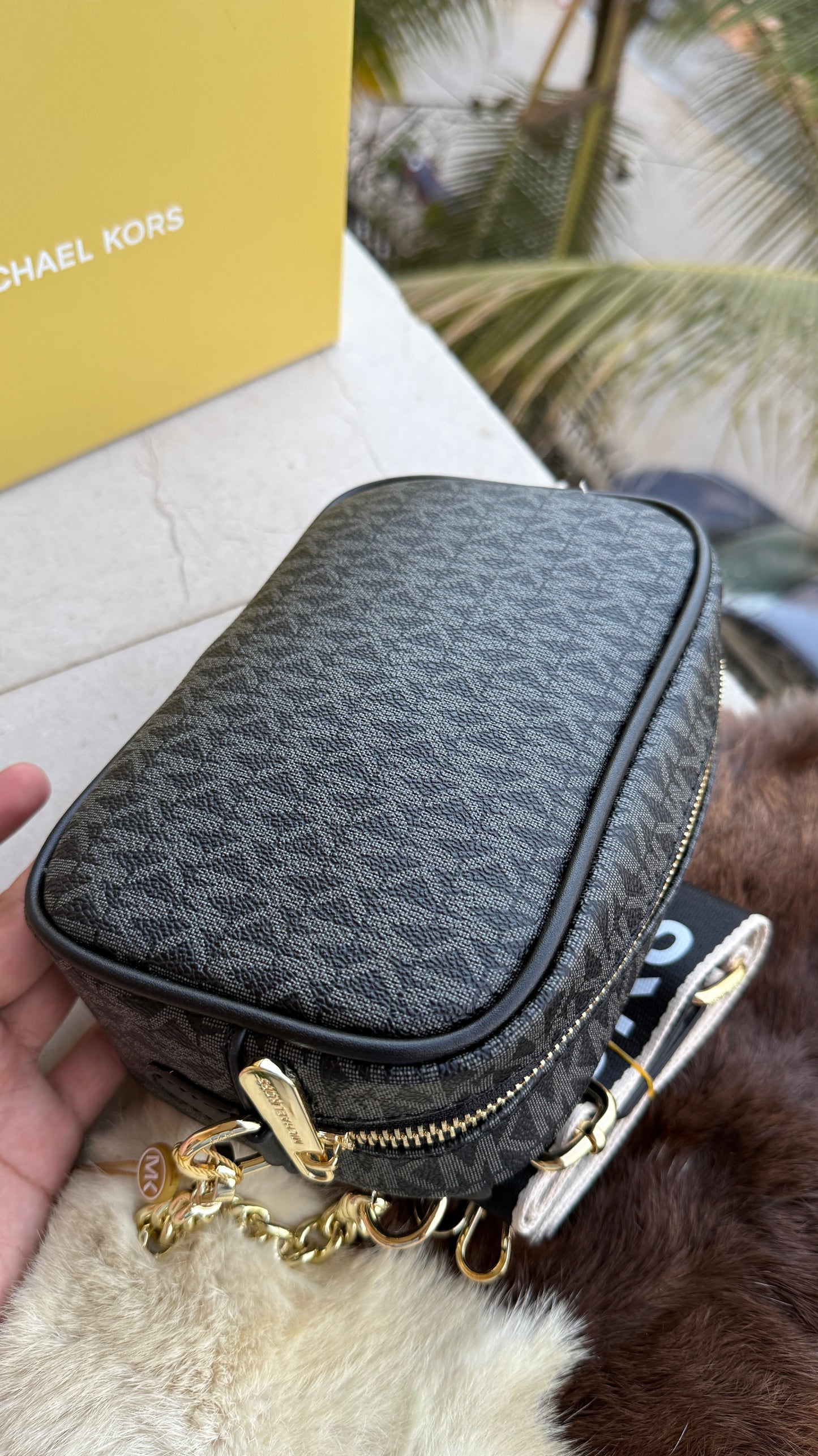 Michael Kors Crossbody With Detachable Wallet.