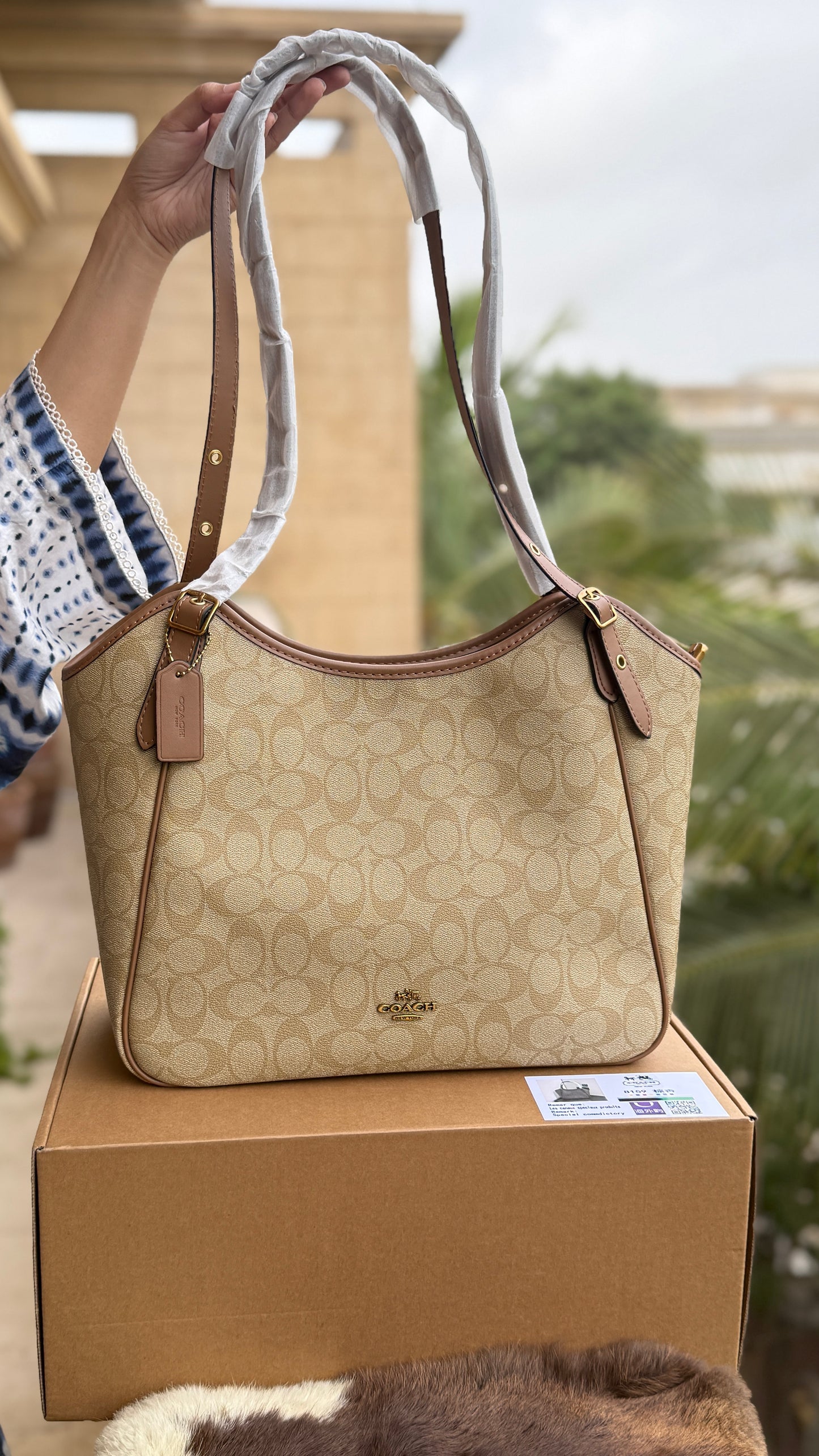 Coach Outlet Meadow Shoulder Bag-Folding Box-Master Series