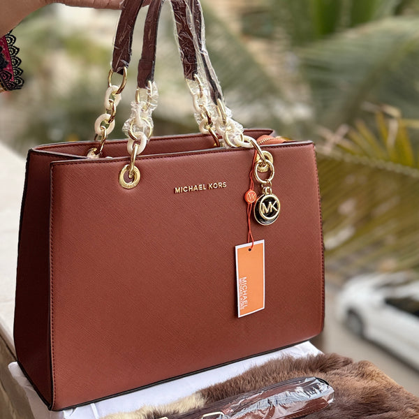 Michael Kors Tote-Master Plus series.