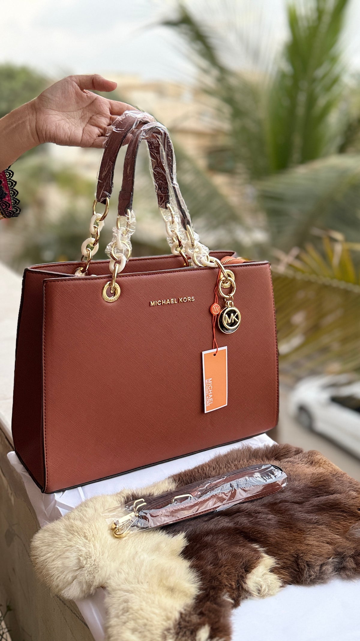 Michael Kors Tote-Master Plus series.