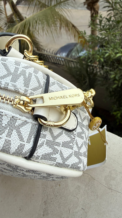 Michael Kors Crossbody With Detachable Wallet.