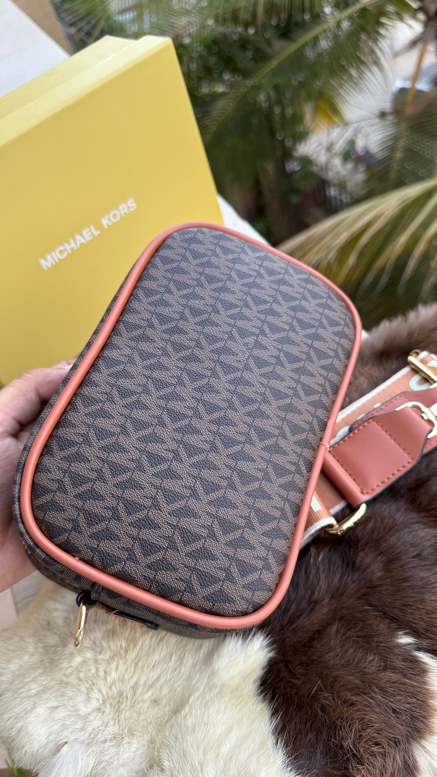 Michael Kors Crossbody With Detachable Wallet.