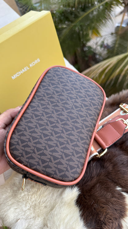 Michael Kors Crossbody With Detachable Wallet.