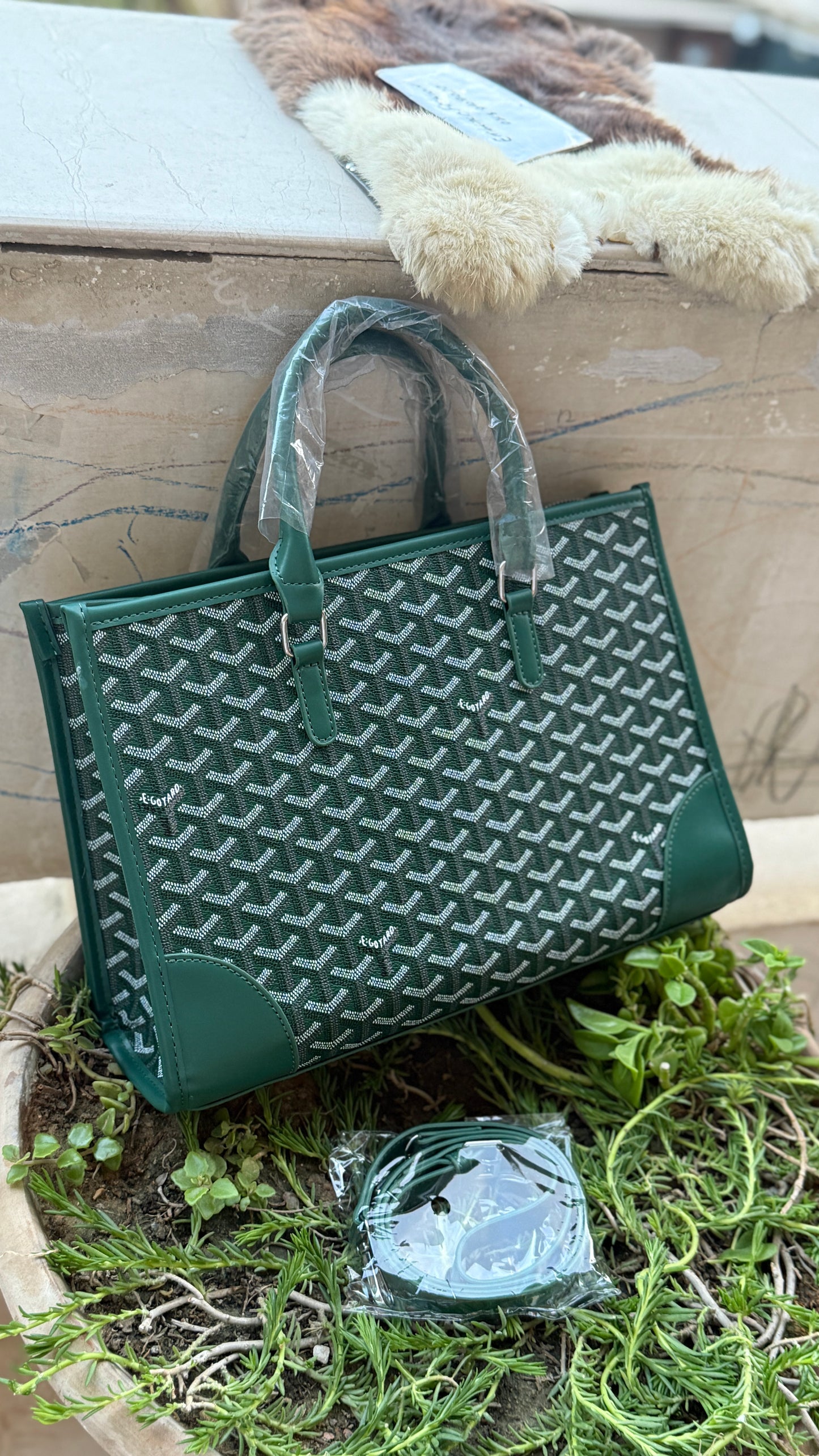GOYARD Handbag.