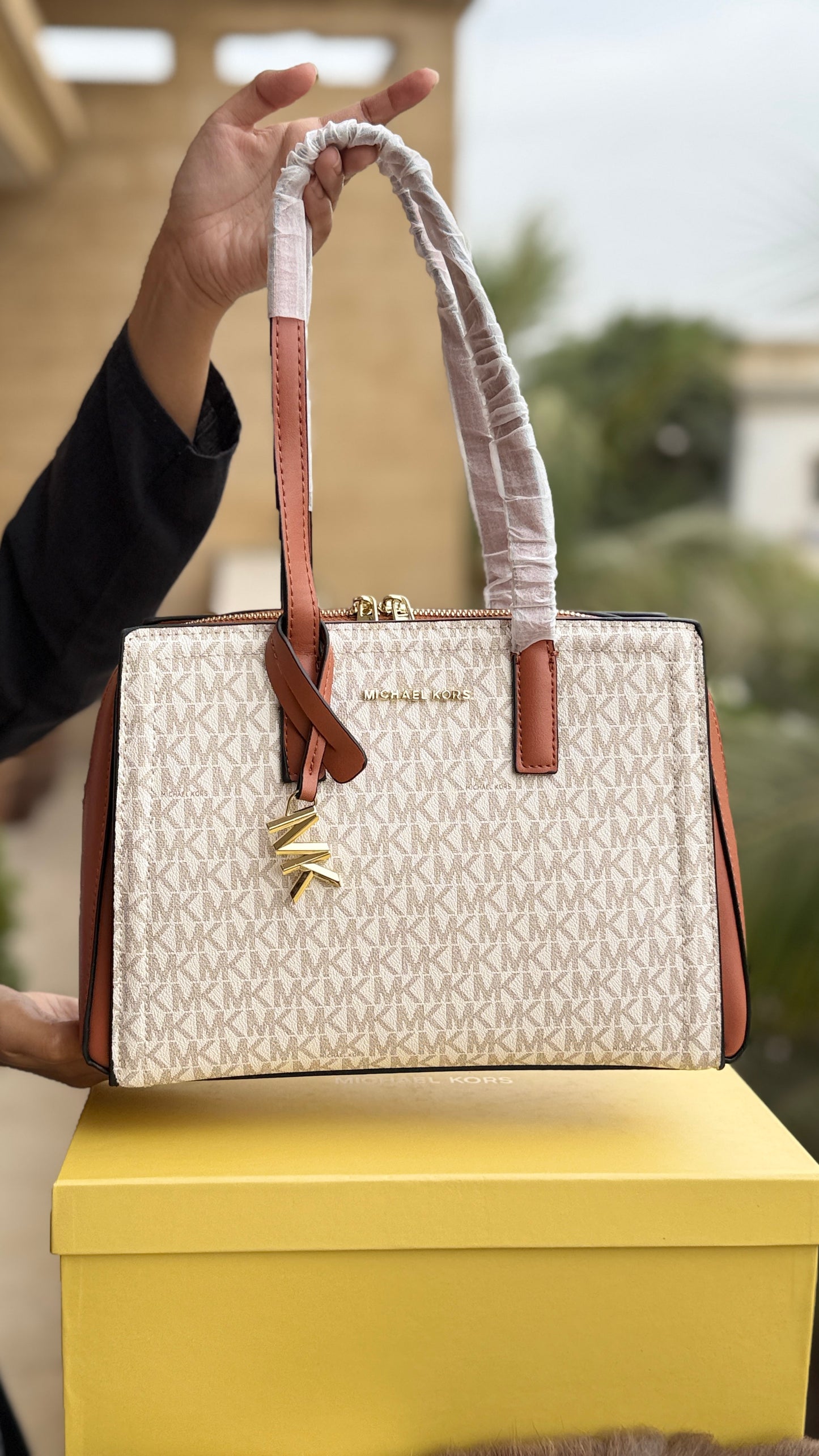 Michael Kors Laila Signature Monogram Hand Bag-With Box-Master Series