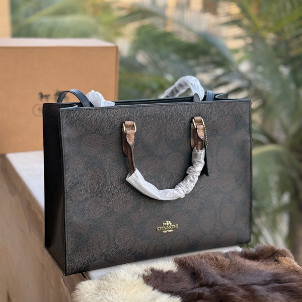 C O A C H  Maggie Tote-With Box Master Series