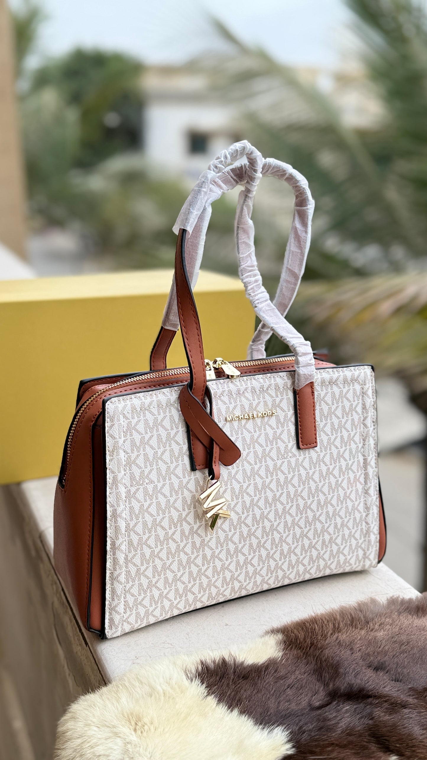 Michael Kors Laila Signature Monogram Hand Bag-With Box-Master Series