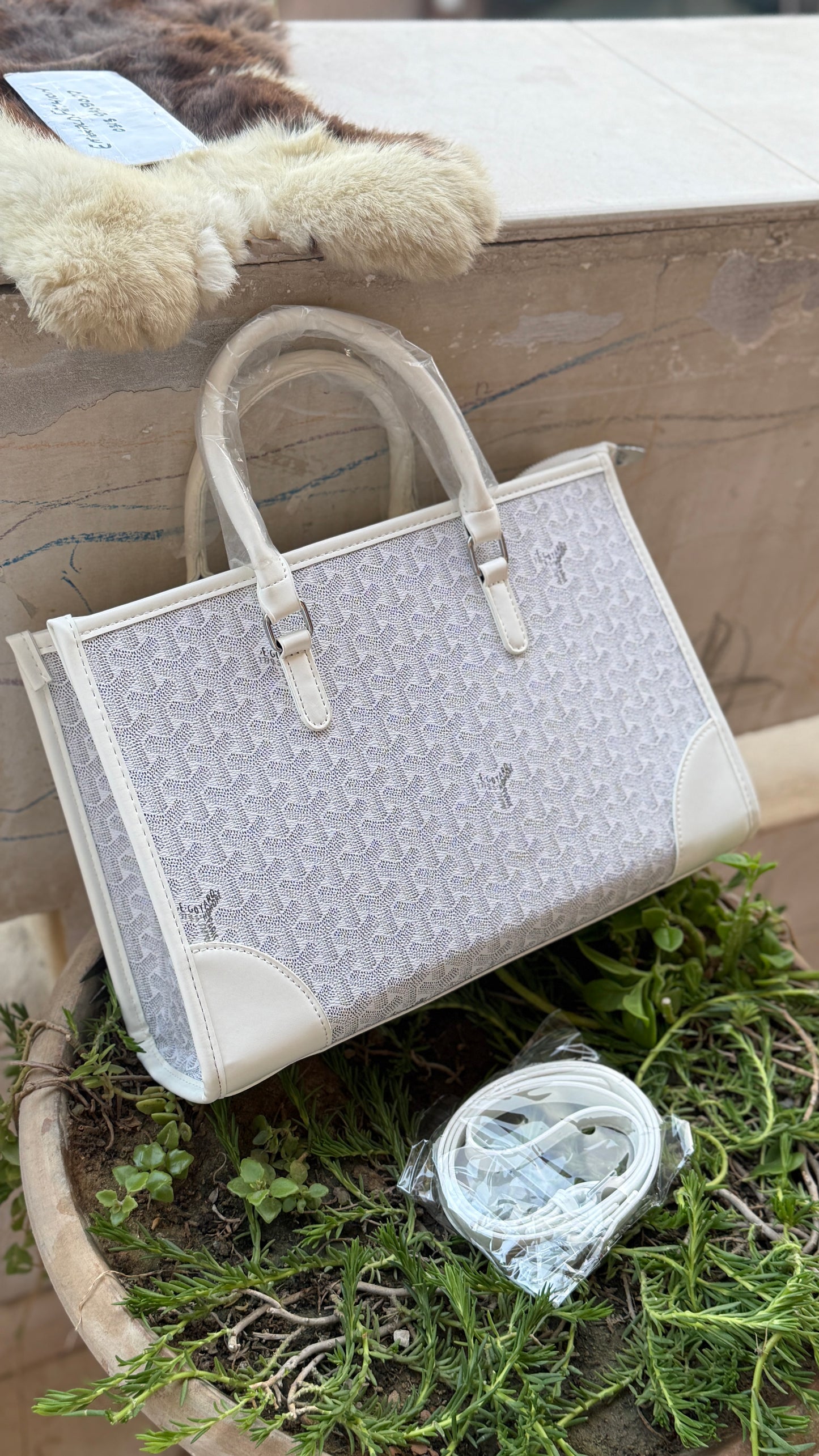 GOYARD Handbag.
