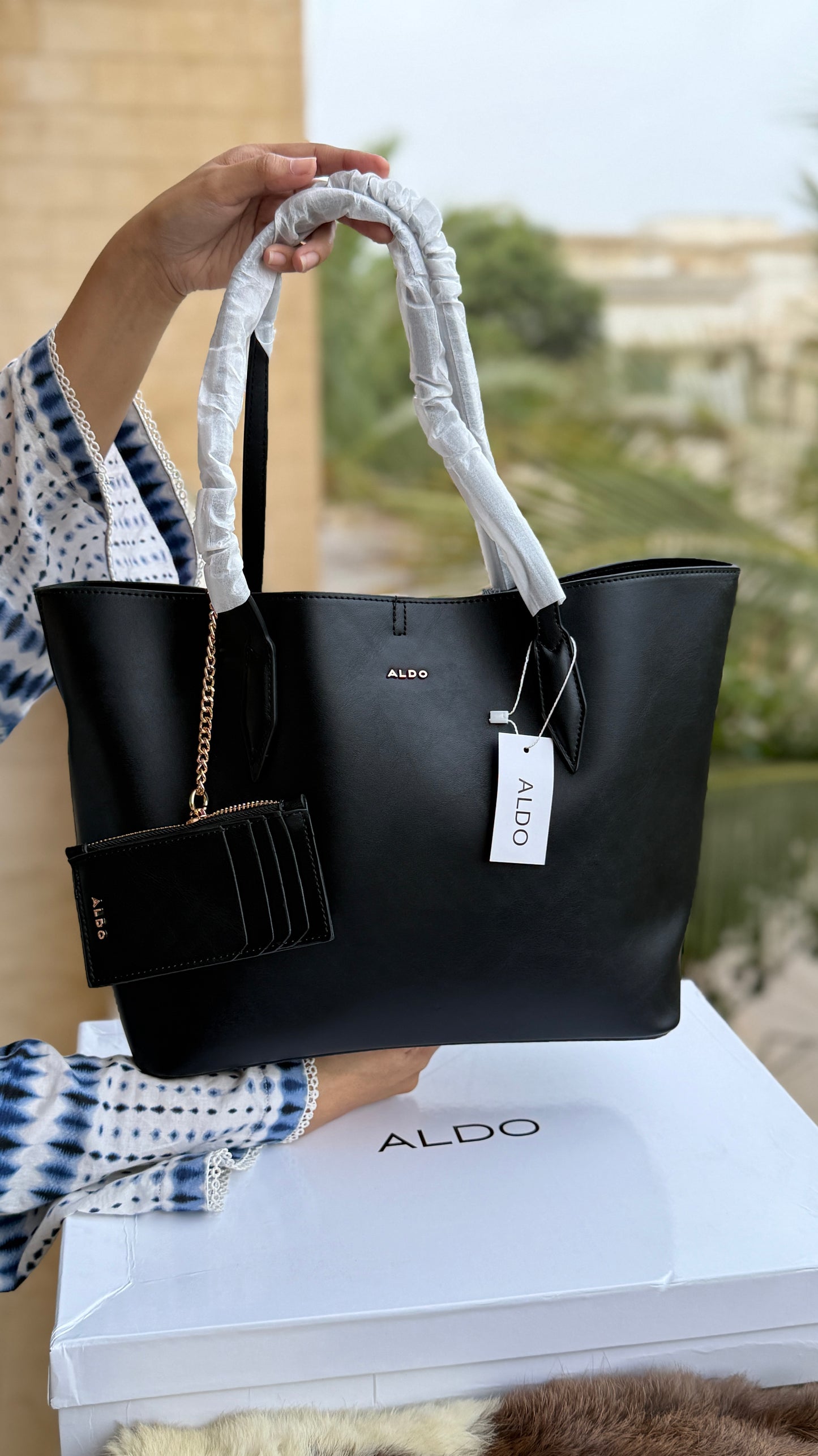 Aldo Tote-With Card Wallet & Pouch-With Box-Master Series