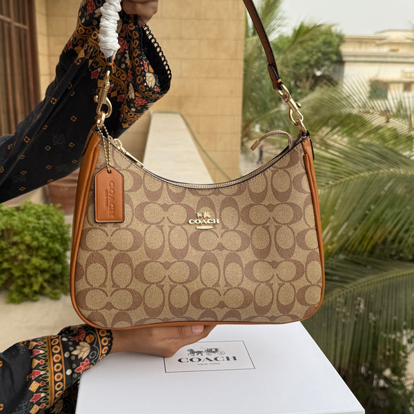 Coach Teri Hobo Large-With Box Master Series
