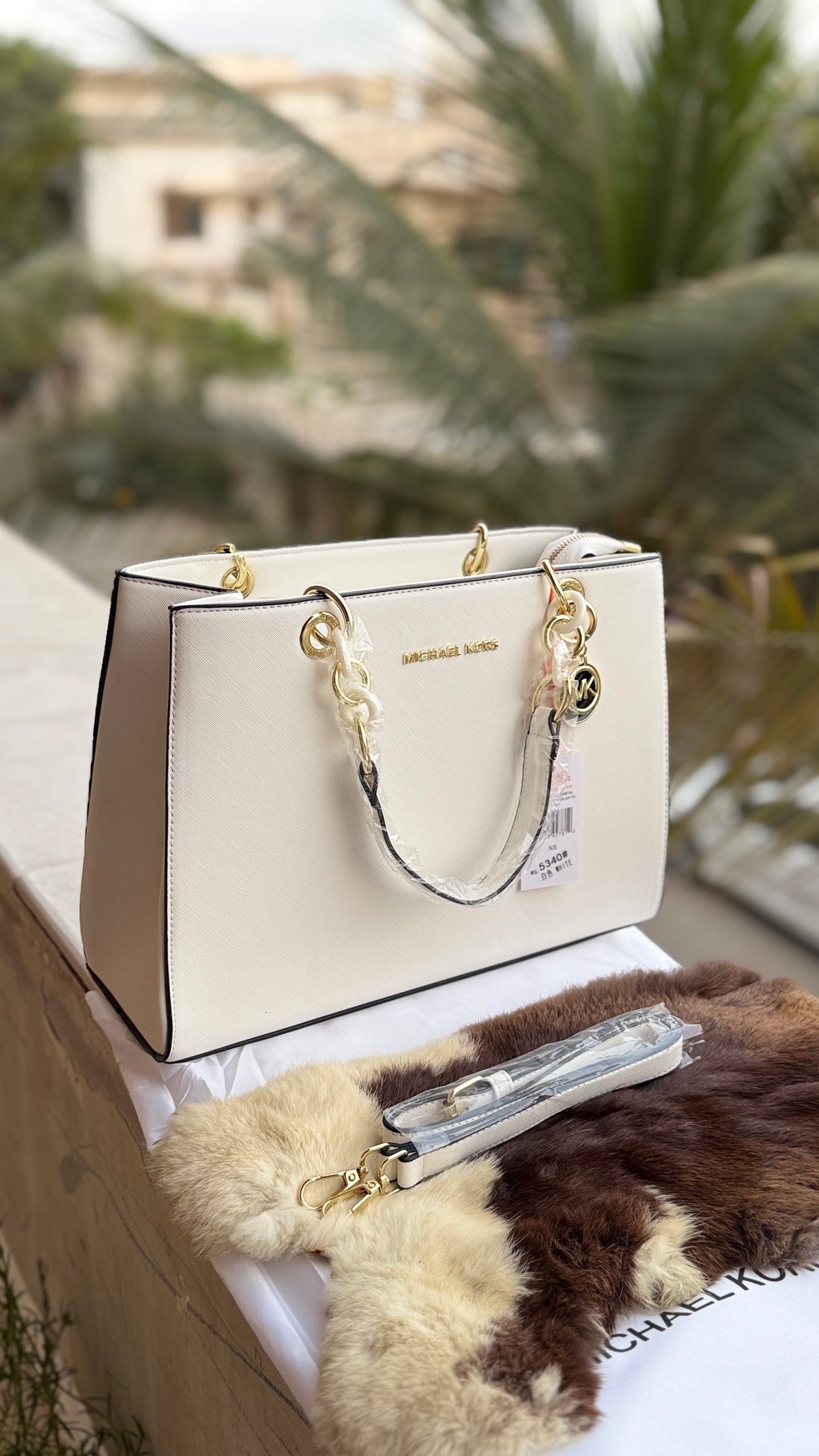 Michael Kors Tote-Master Plus series.