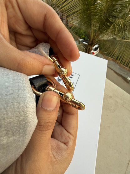 Coach Georgie Shoulder Bag
In Signature Canvas With Rivets-Same as original-Master Plus Series