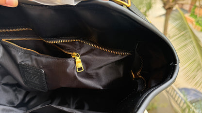 Coach Outlet Meadow Shoulder Bag-Folding Box-Master Series
