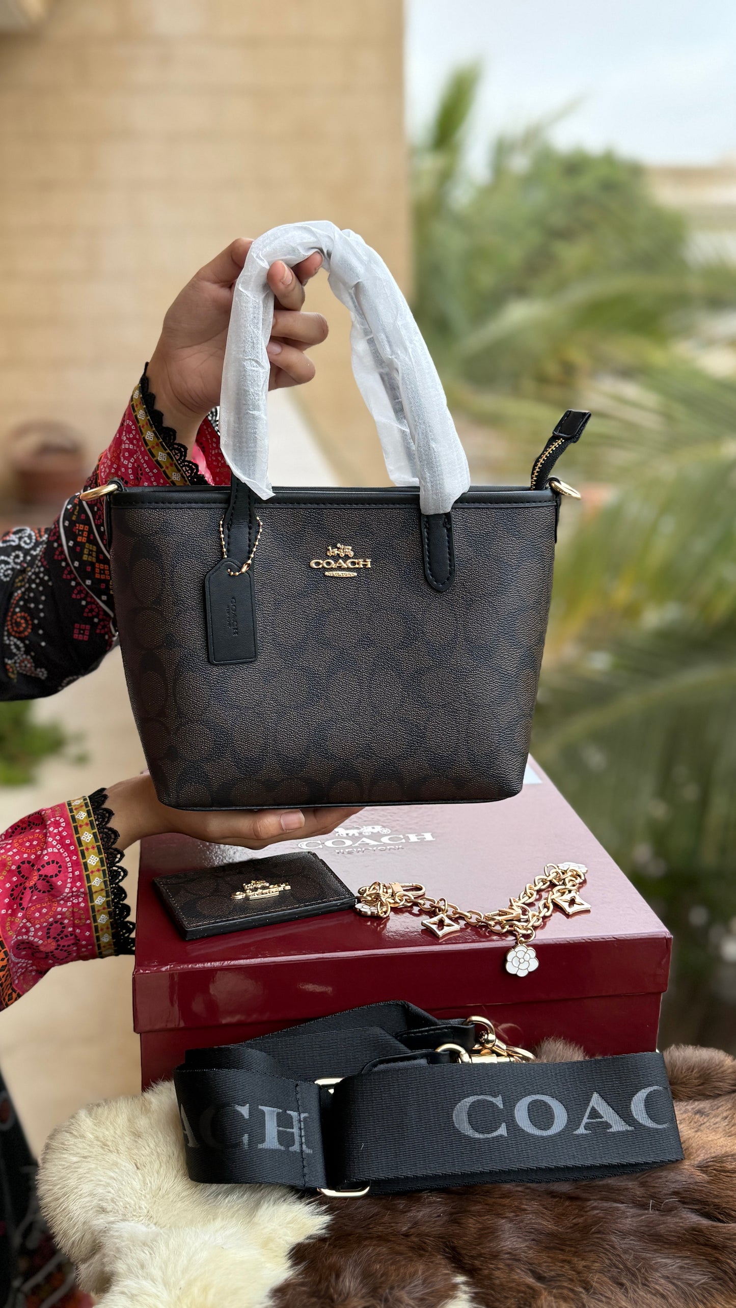 Coach City Mini Tote Bag-With Wallet & Charm Chain-Box Included-Master Plus Series.