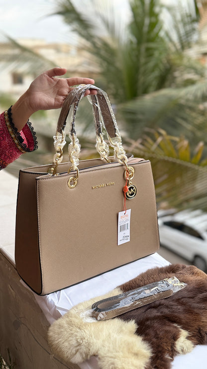 Michael Kors Tote-Master Plus series.