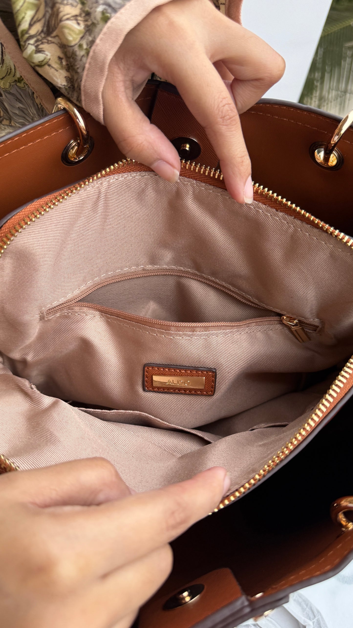 Aldo Lothycan Satchel-Master Series.