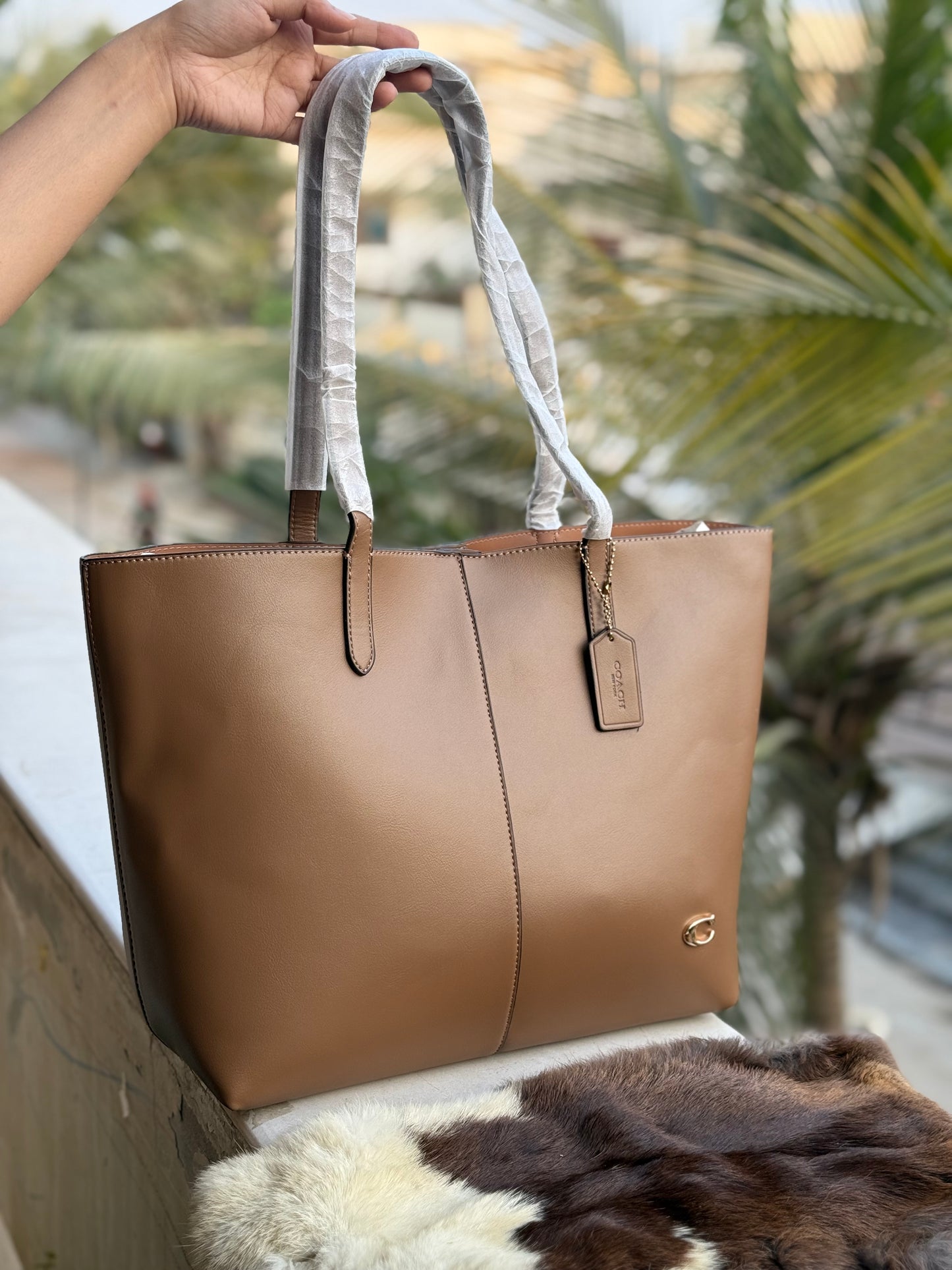 Coach North Tote Bag 32-Master Series