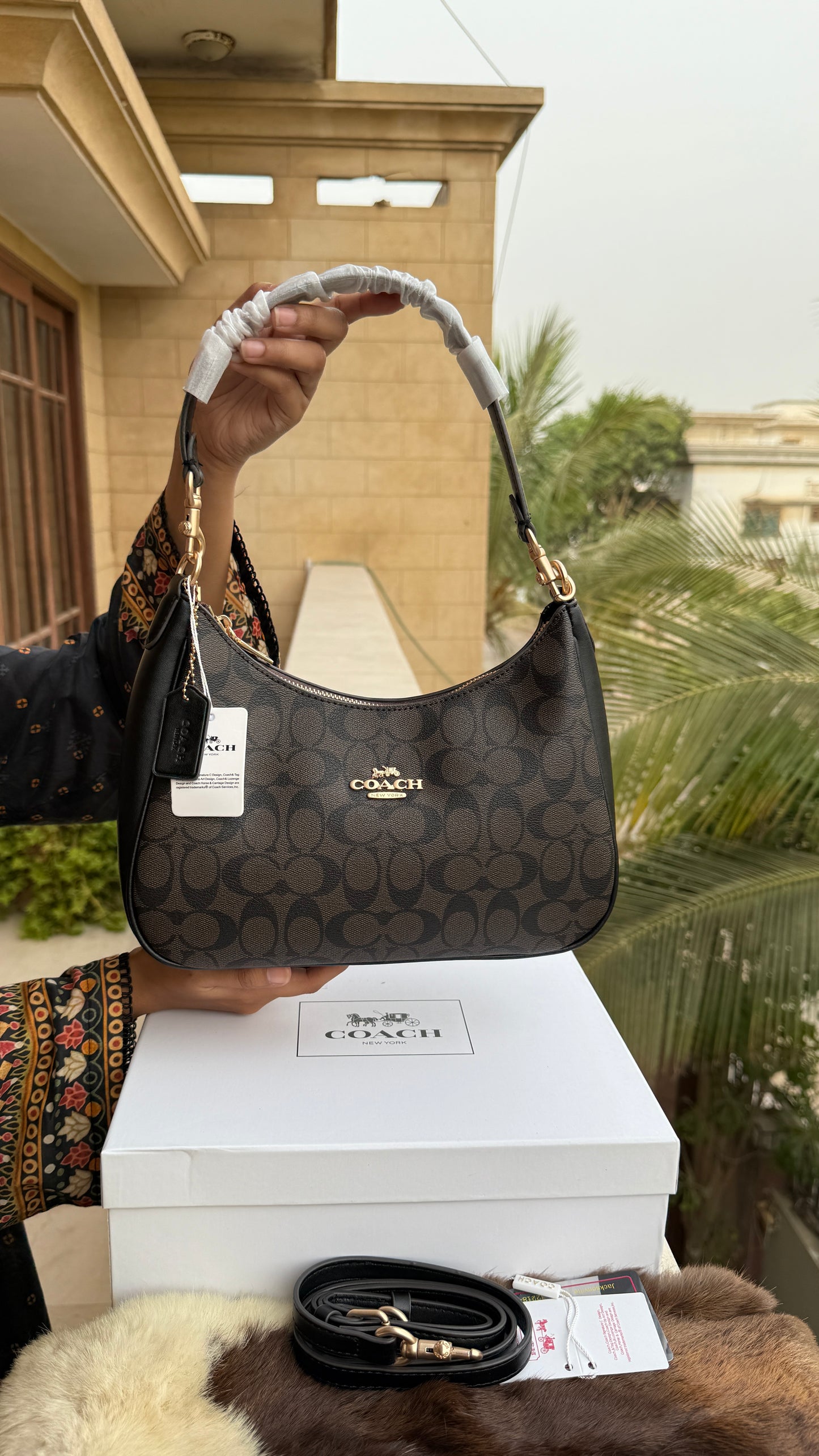 Coach Teri Hobo Large-With Box Master Series
