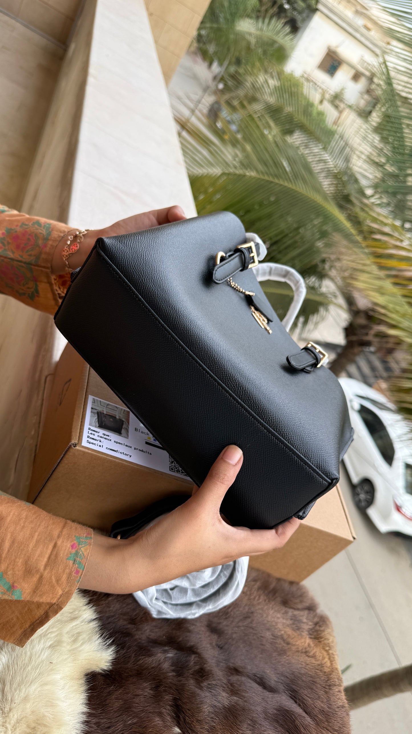 Coach Mollie 25 Tote Bag-Master Basic Series With Folding Box Packaging.