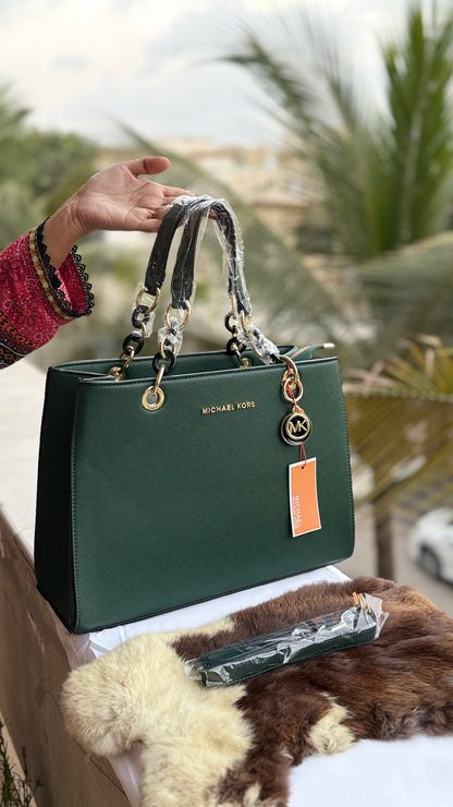 Michael Kors Tote-Master Plus series.