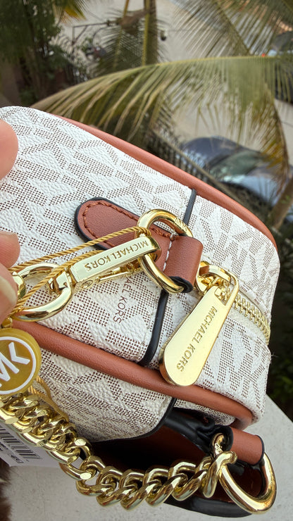 Michael Kors Crossbody With Detachable Wallet.