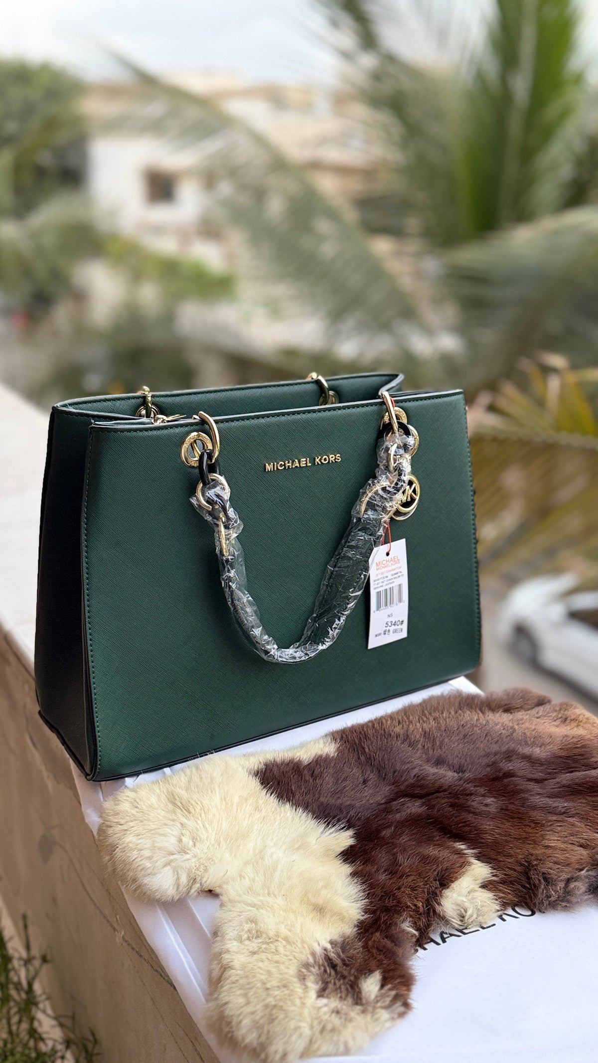 Michael Kors Tote-Master Plus series.