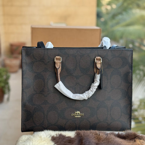 C O A C H  Maggie Tote-With Box Master Series