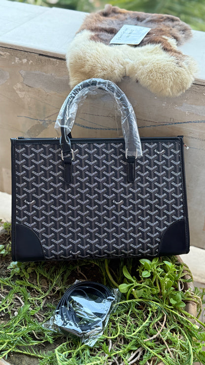 GOYARD Handbag.