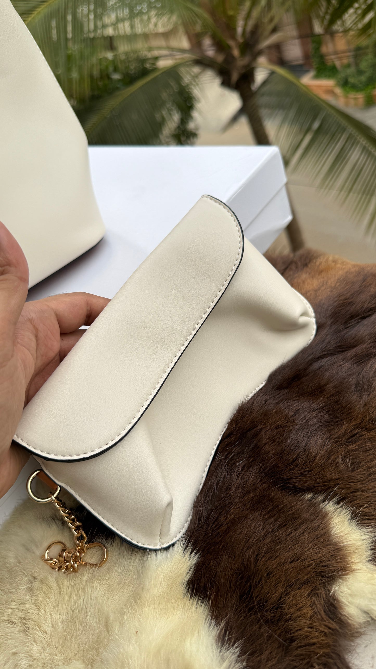 Aldo Tote-With Card Wallet & Pouch-With Box-Master Series