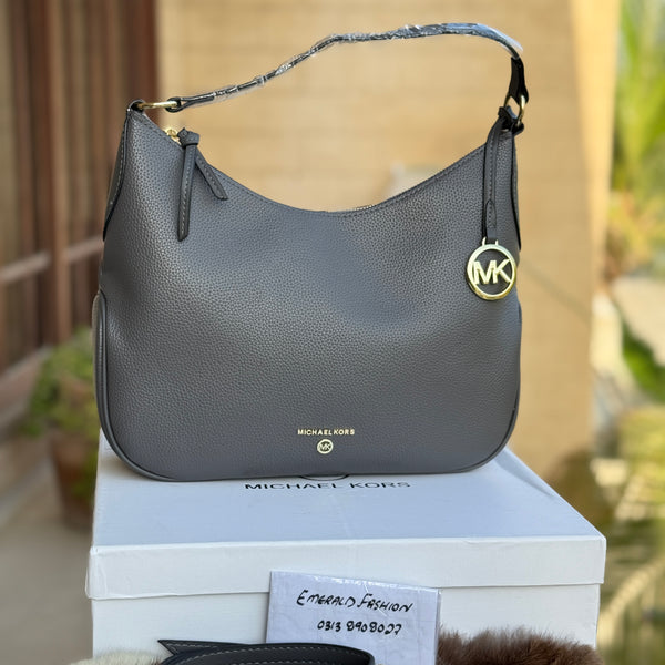 Michael Kors Kelsey Medium Hobo Bag in Grey Signature pebbled leather-With Box Master Series-Same as original