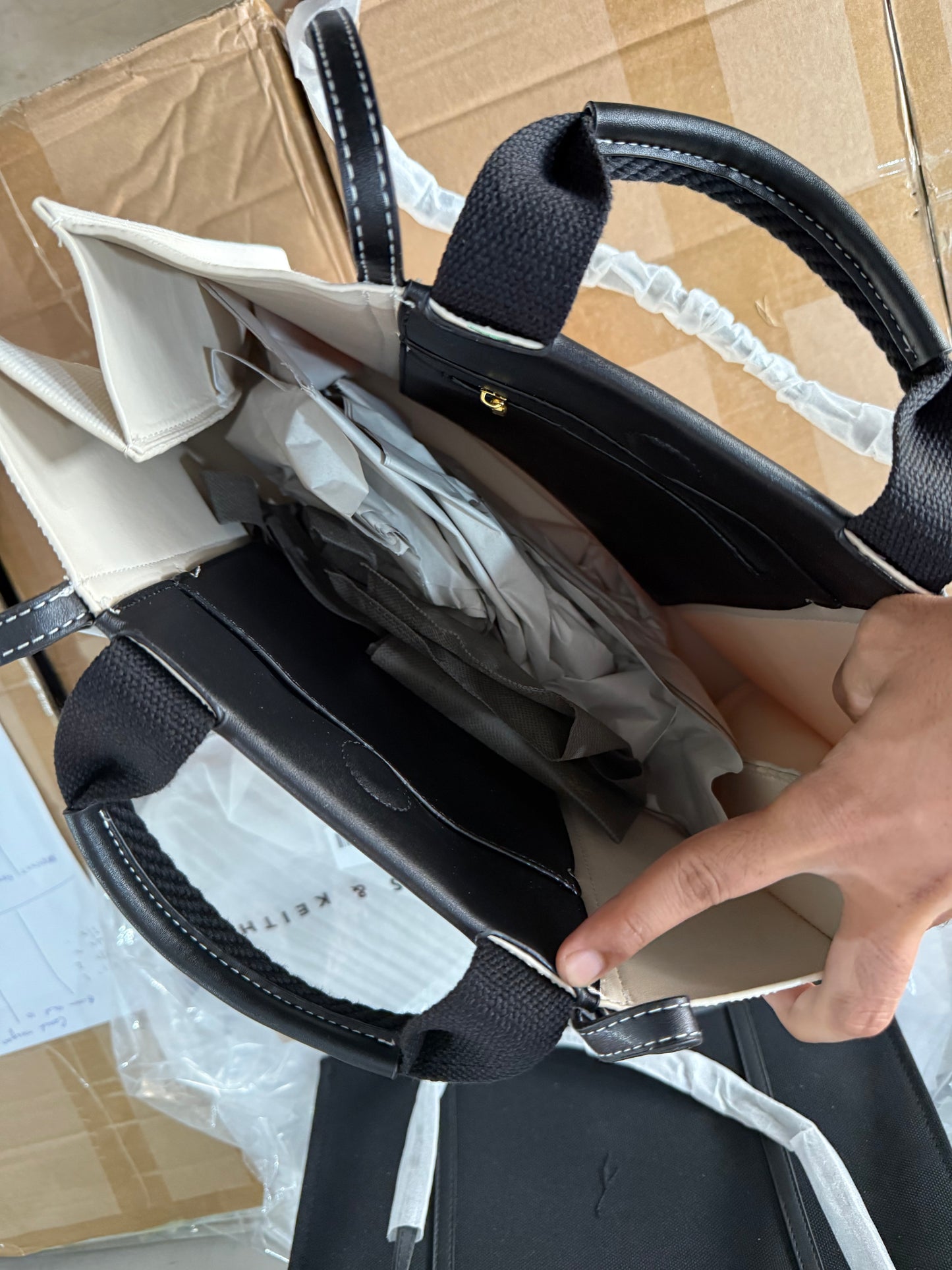 Charles & Keith SHALIA Full Size Tote All black ( Master Series )