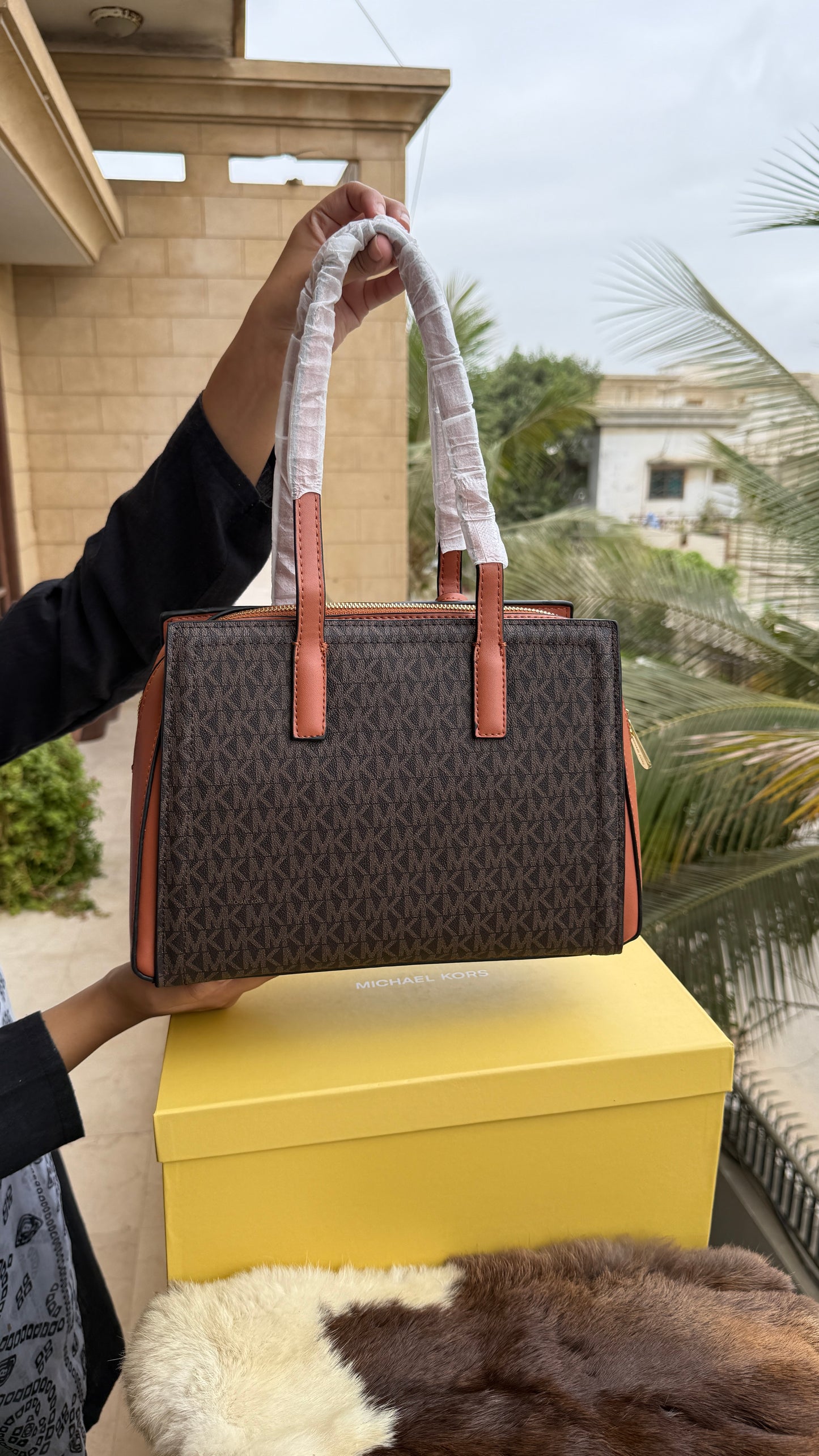 Michael Kors Laila Signature Monogram Hand Bag-With Box-Master Series