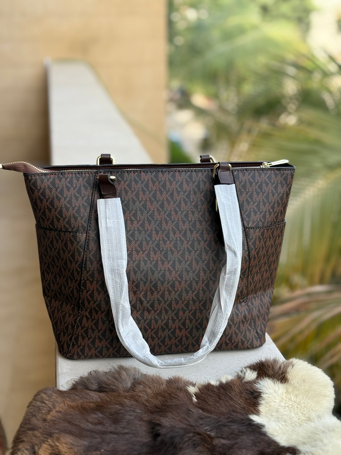 Michael Kors Tote Basic Budget Series