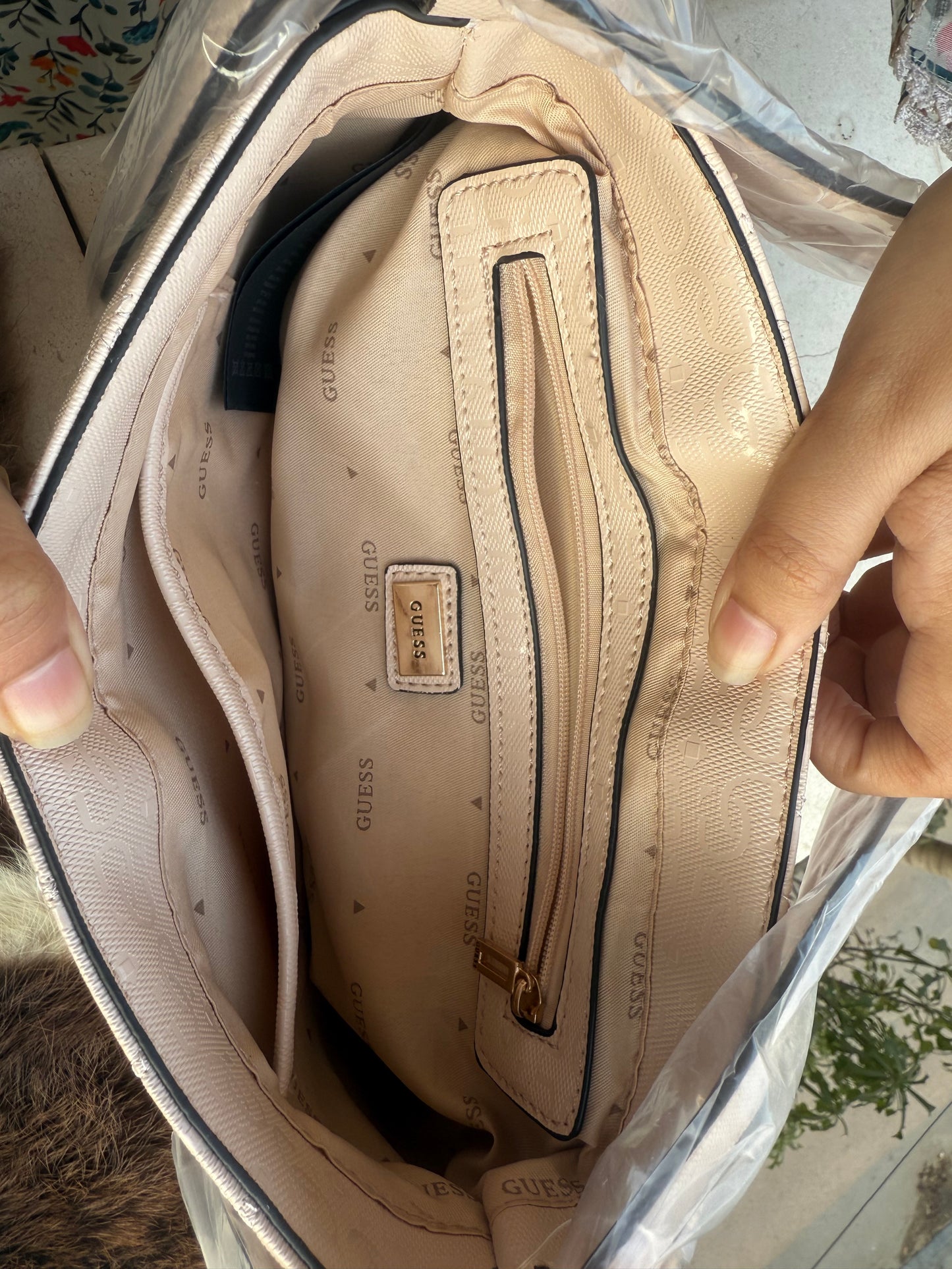 G U E S S ADI Flap Shoulder Bag AAA