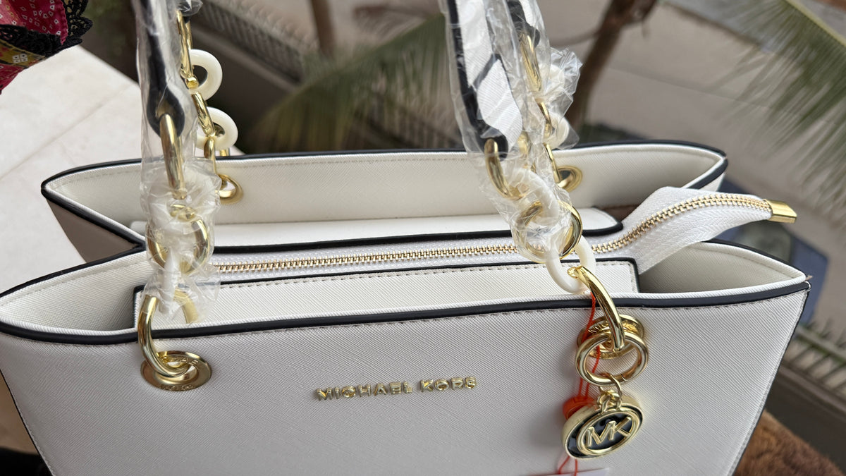 Michael Kors Tote-Master Plus series.