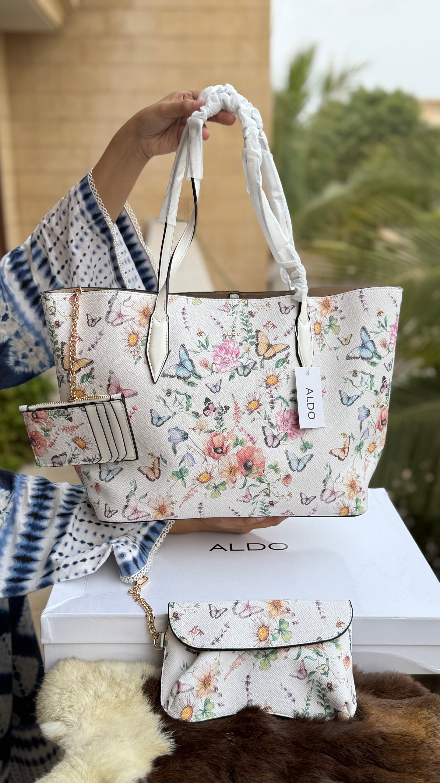 Aldo Tote-With Card Wallet & Pouch-With Box-Master Series