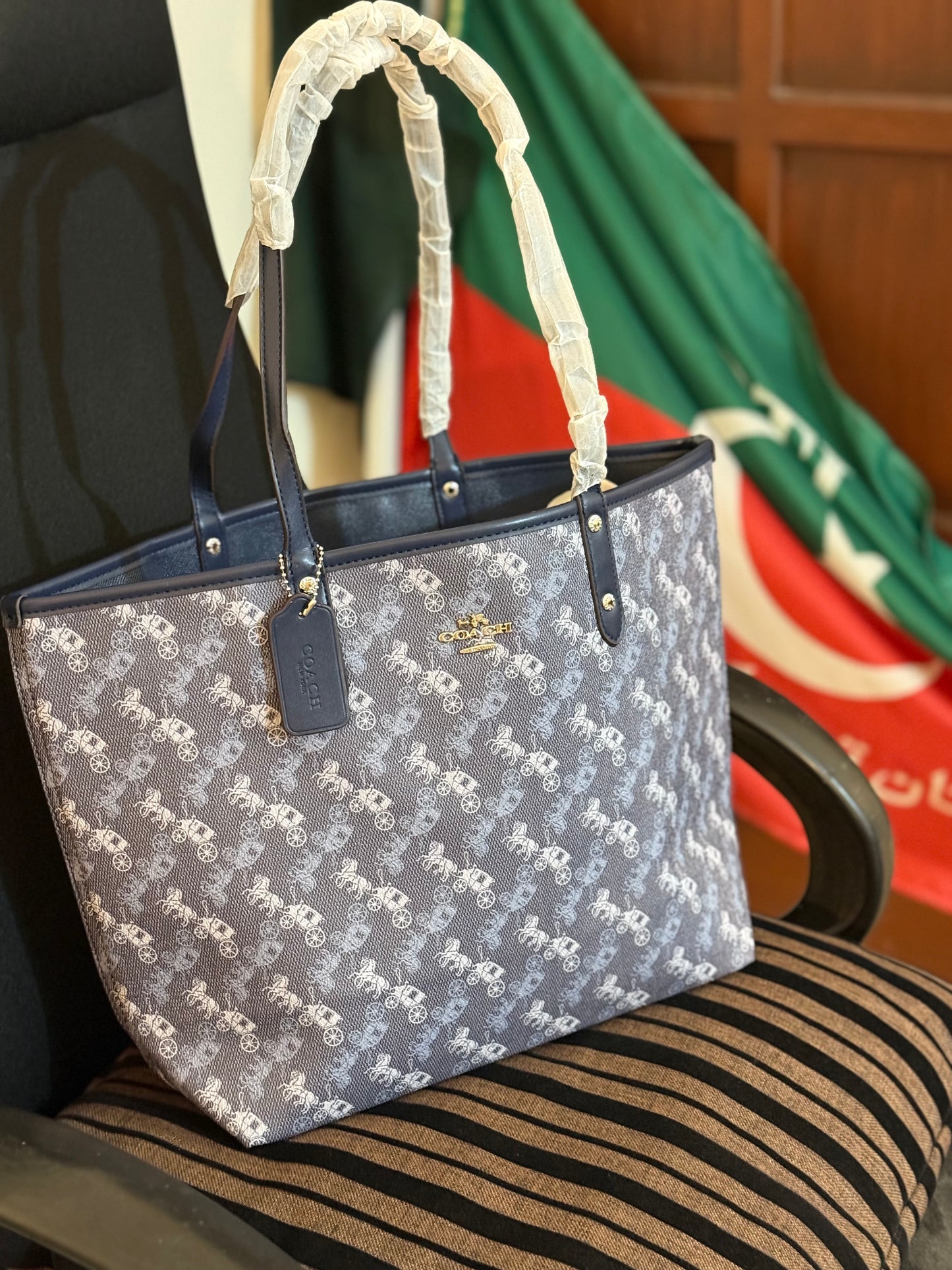 .C O A C H Reversible Daily Tote in Signature Blue Print