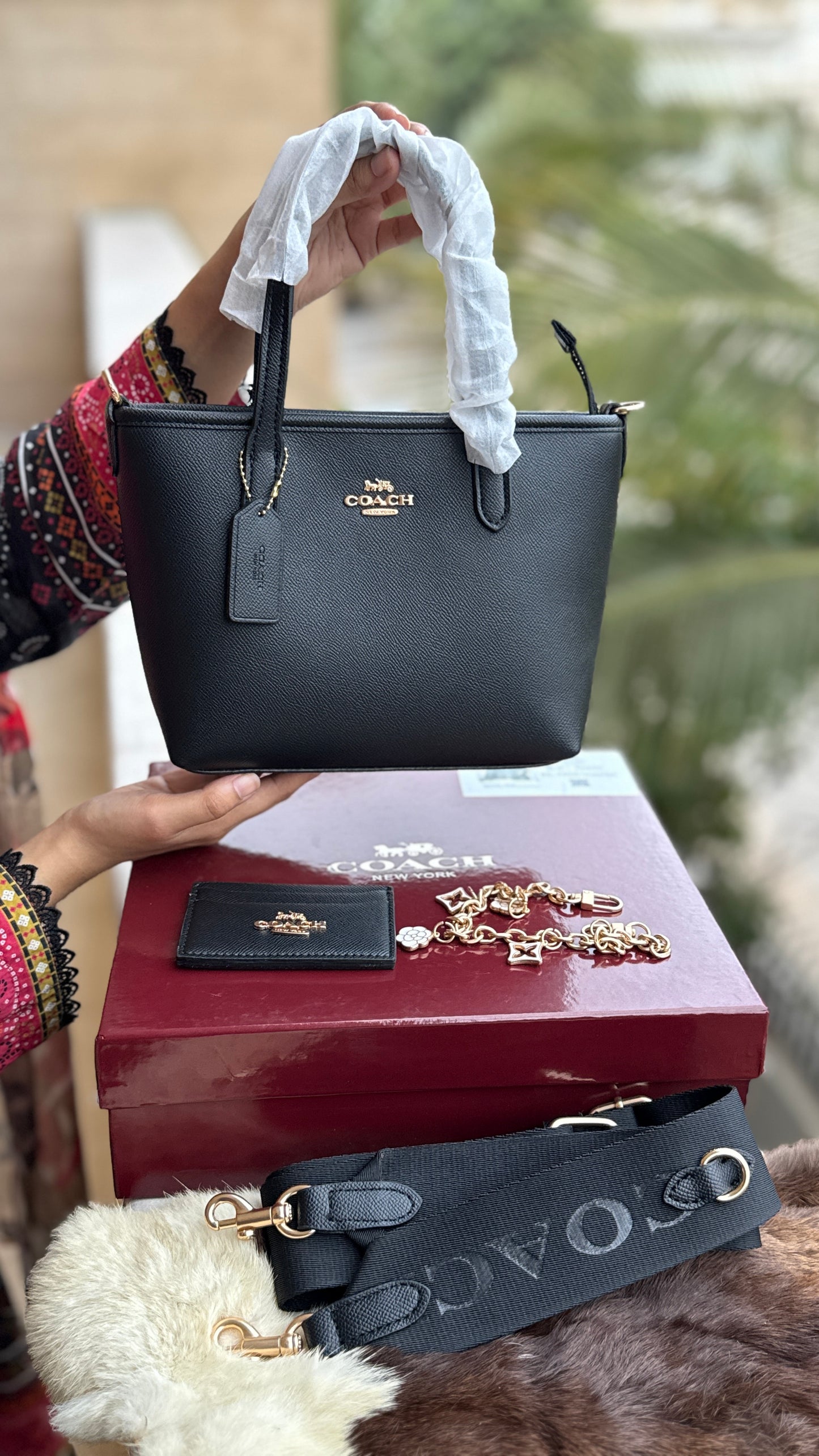 Coach City Mini Tote Bag-With Wallet & Charm Chain-Box Included-Master Plus Series.