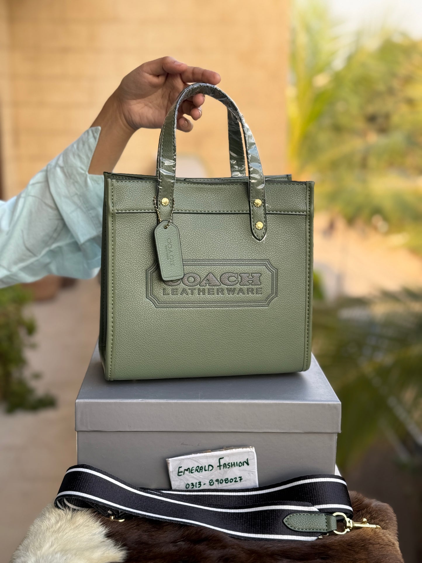 Coach Field tote 22 With Box Packaging ( Master Series ) at Promotional Price
