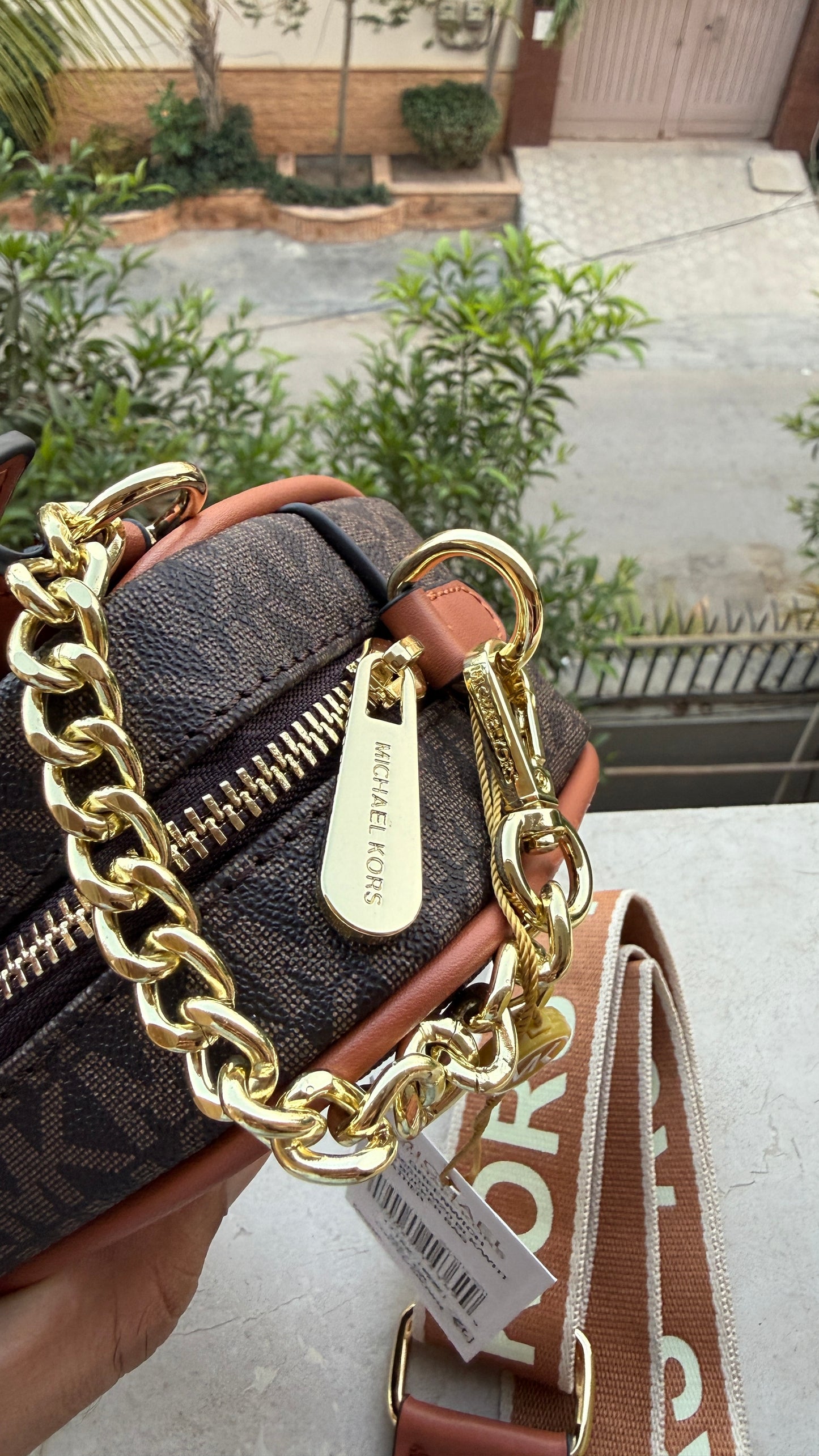Michael Kors Crossbody With Detachable Wallet.
