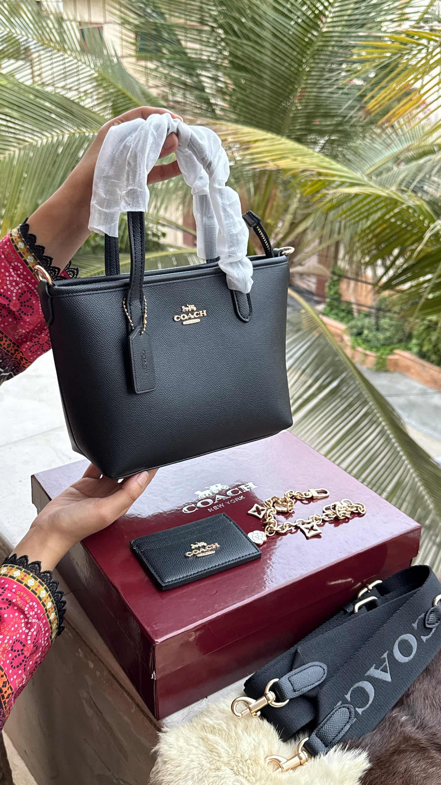Coach City Mini Tote Bag-With Wallet & Charm Chain-Box Included-Master Plus Series.