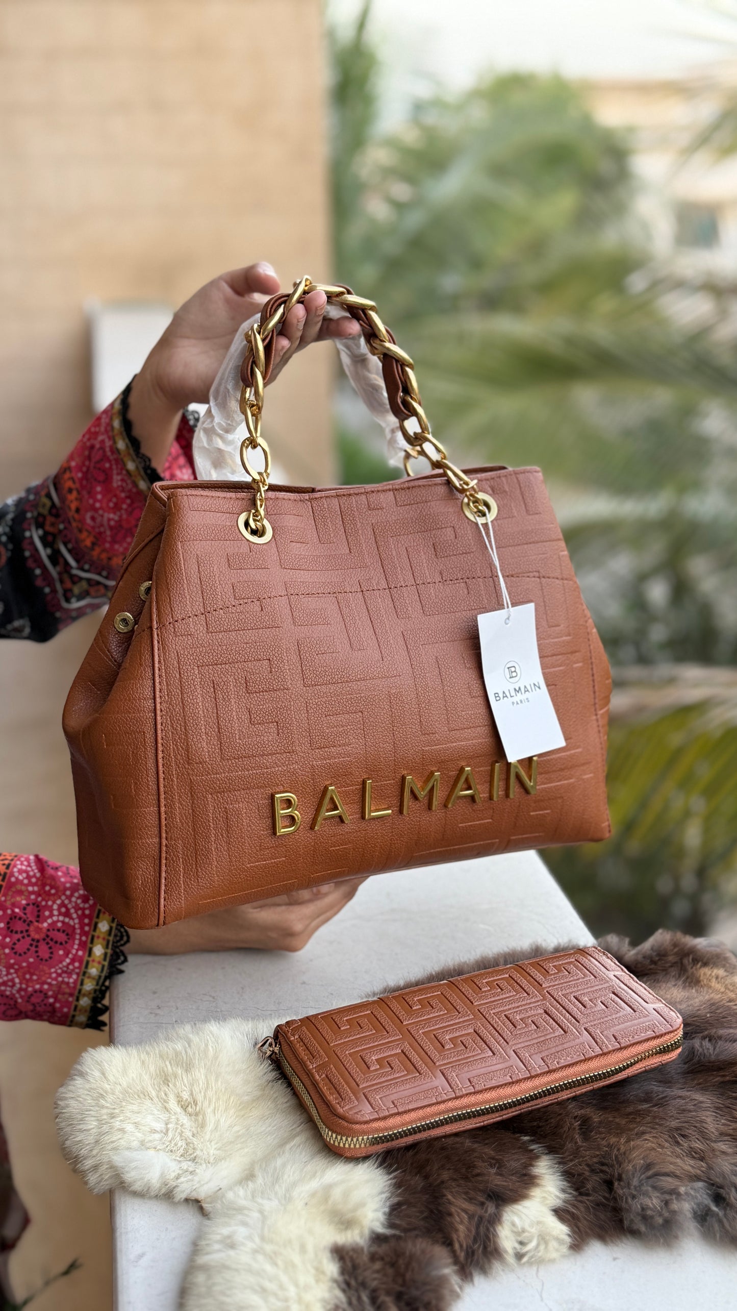 BALMAIN Large Tote With Balmain clutch