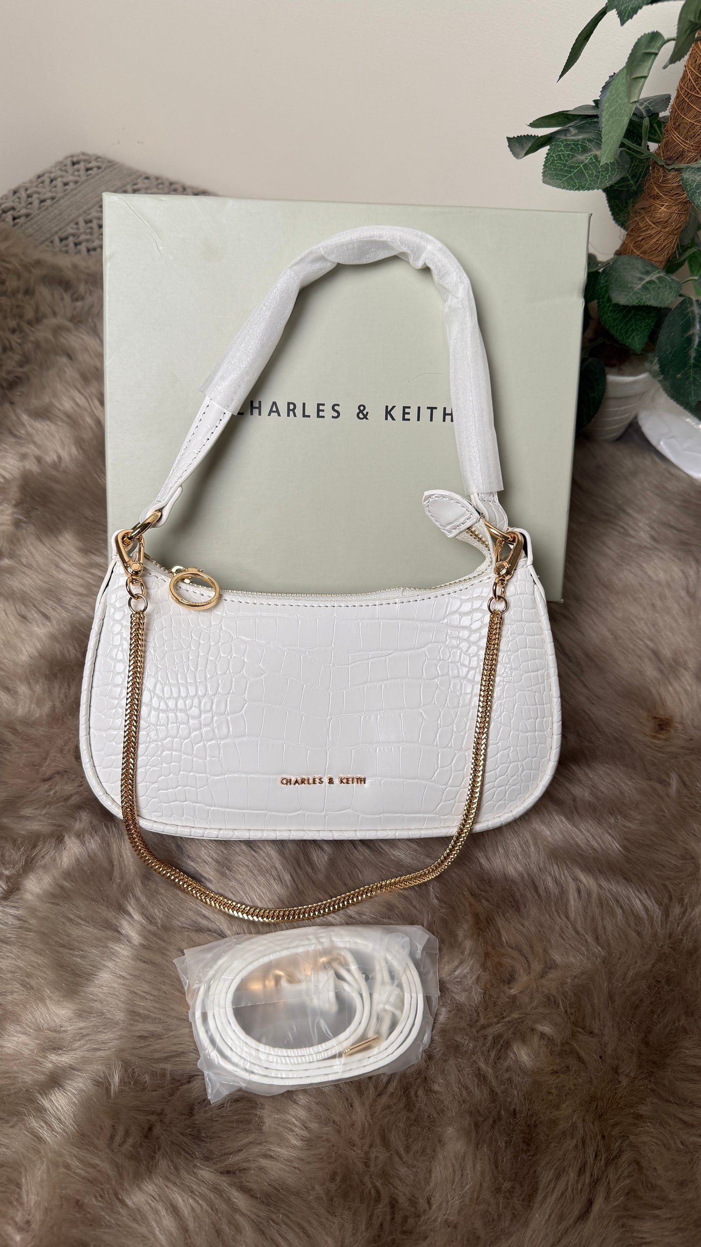 Charles & Keith Elspeth Croc-Effect Chain-Link Shoulder Bag