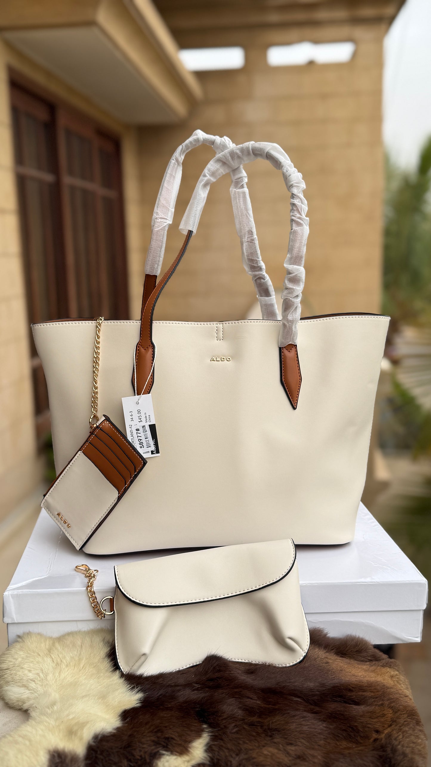 Aldo Tote-With Card Wallet & Pouch-With Box-Master Series