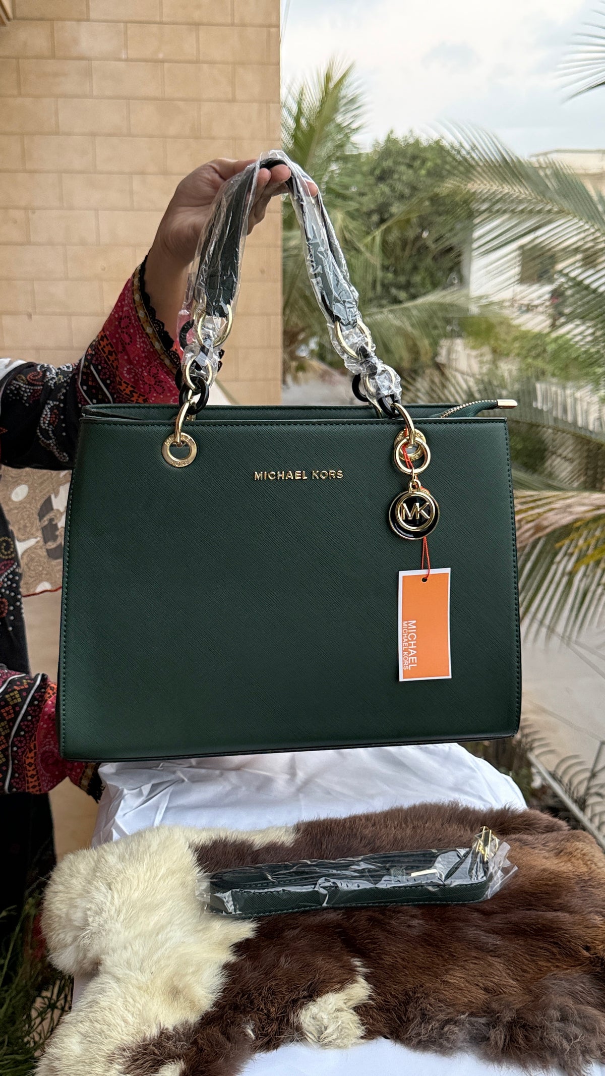 Michael Kors Tote-Master Plus series.