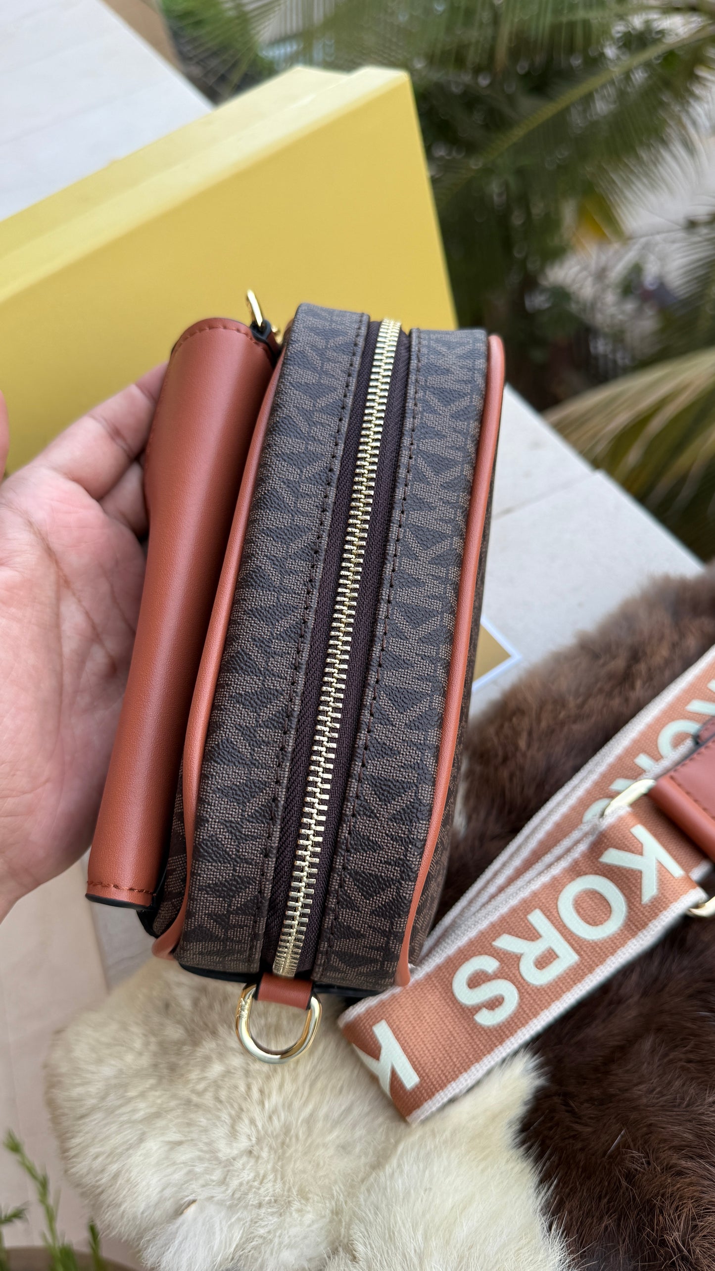Michael Kors Crossbody With Detachable Wallet.