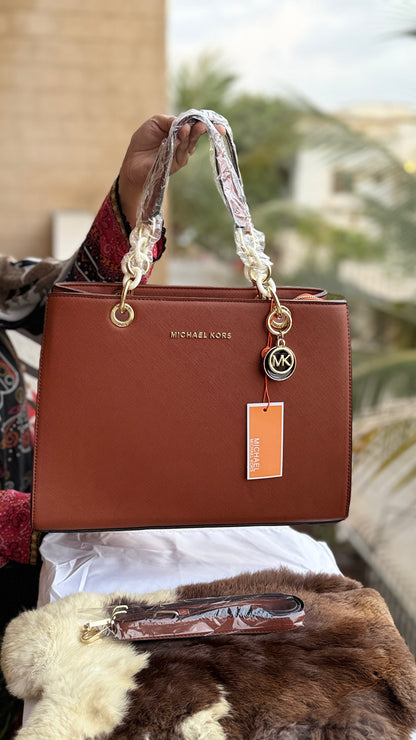Michael Kors Tote-Master Plus series.