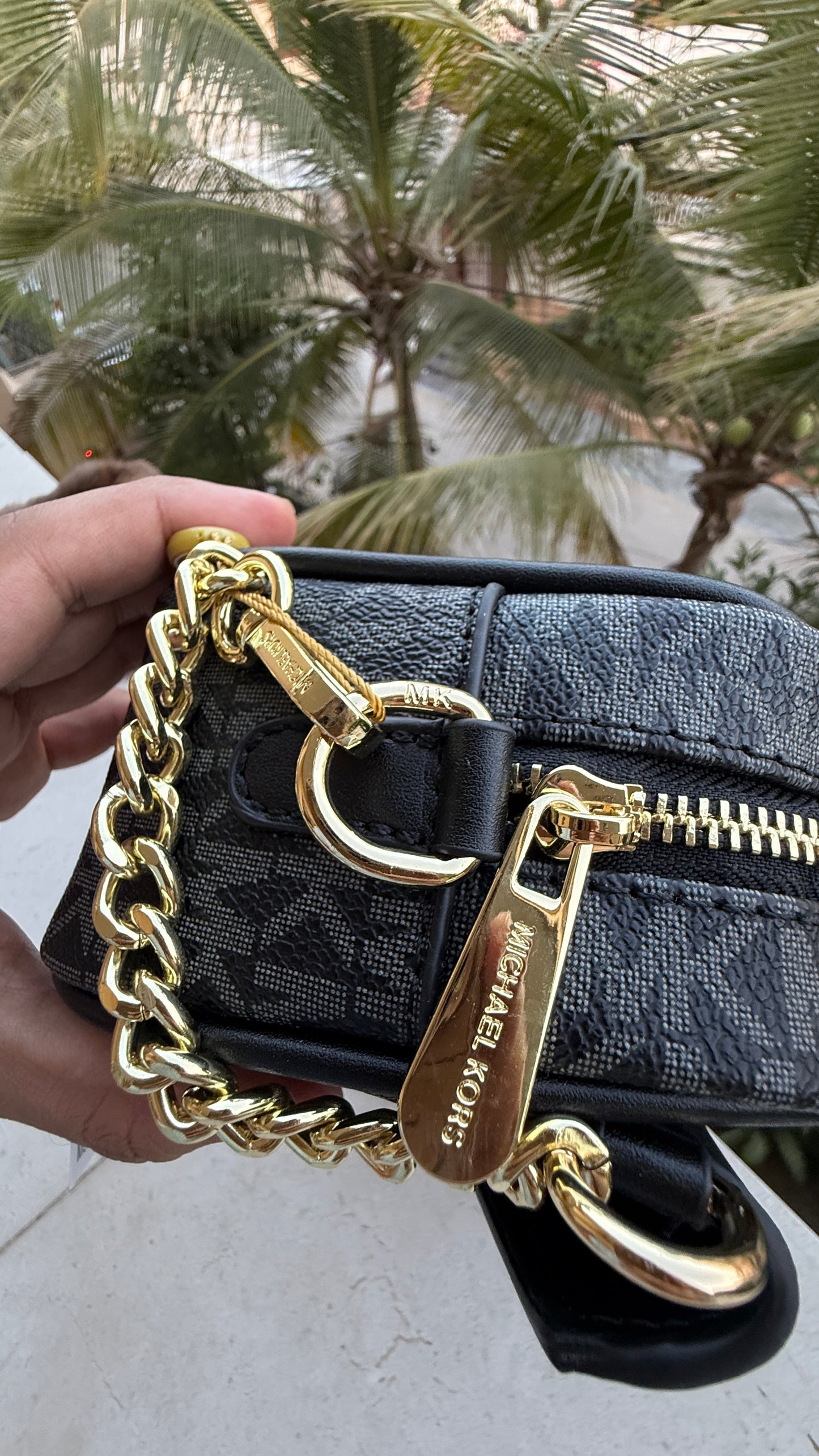 Michael Kors Crossbody With Detachable Wallet.