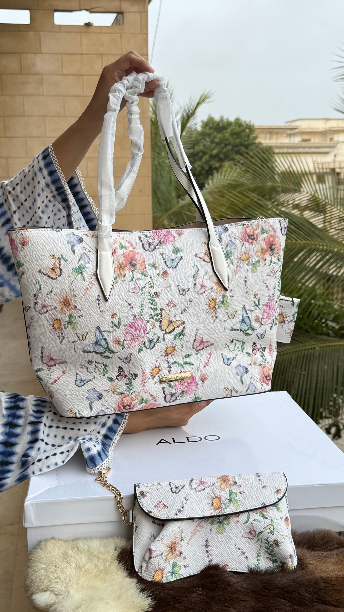 Aldo Tote-With Card Wallet & Pouch-With Box-Master Series